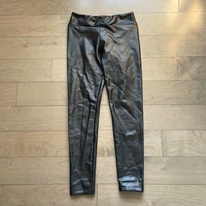 Fleece-lined faux leather leggings